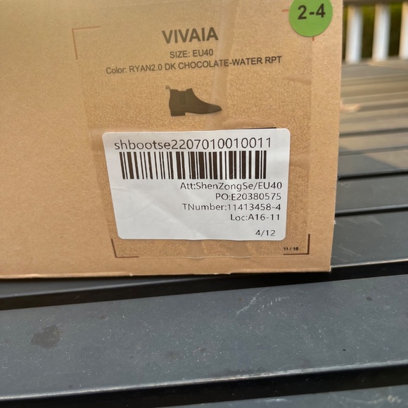 Vivaia size EU 40 (size 9), chocolate, water repellent ankle boots. - Picture 4 of 4